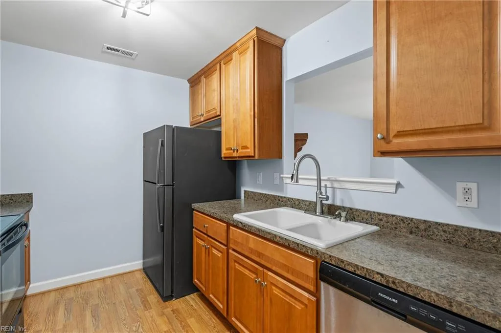 18 Parkway DR, HAMPTON VA 23669 thumb 9