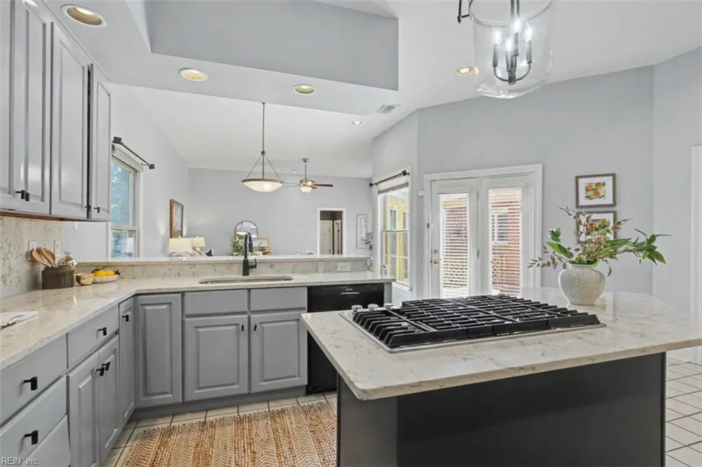 1521 Bordeaux PL, NORFOLK VA 23509 thumb 12