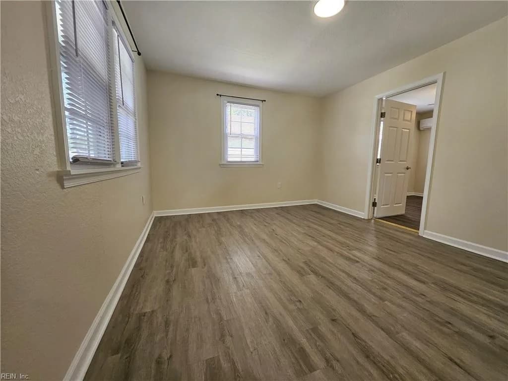 212 Middle ST, SMITHFIELD VA 23430 thumb 7