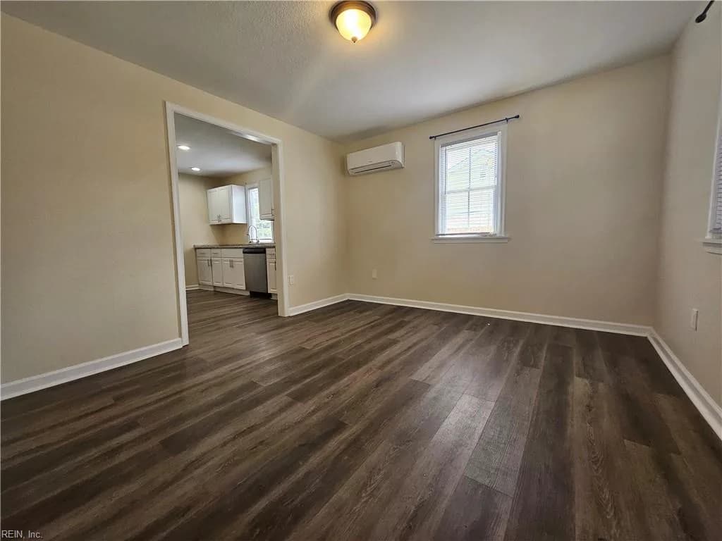 212 Middle ST, SMITHFIELD VA 23430 thumb 8