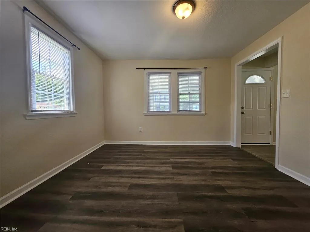 212 Middle ST, SMITHFIELD VA 23430 thumb 9