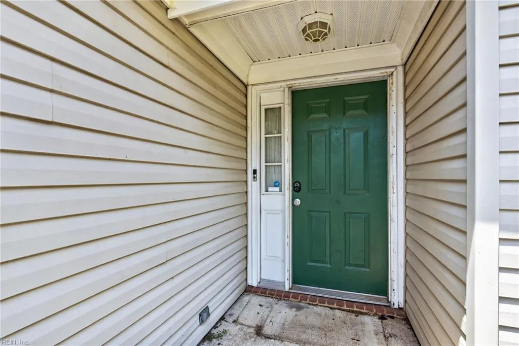 2704 Pendragon CT, CHESAPEAKE VA 23323 thumb 6