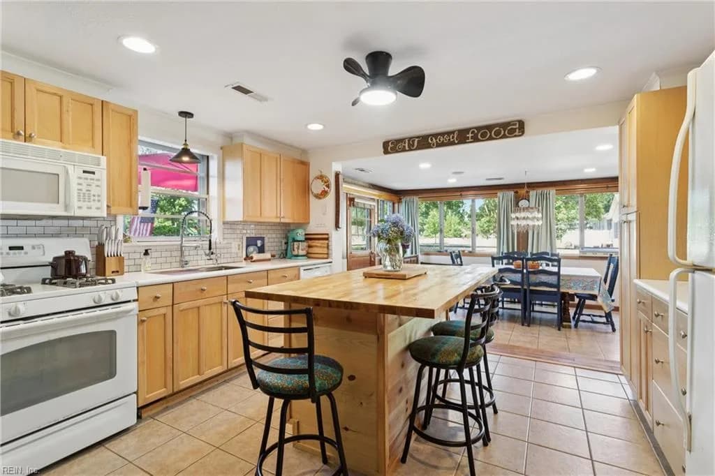 679 Shore DR, HARTFIELD VA 23071 thumb 7