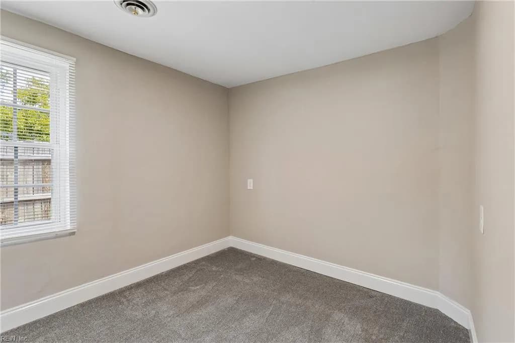 5909 Old AVE, NEWPORTNEWS VA 23605 thumb 12