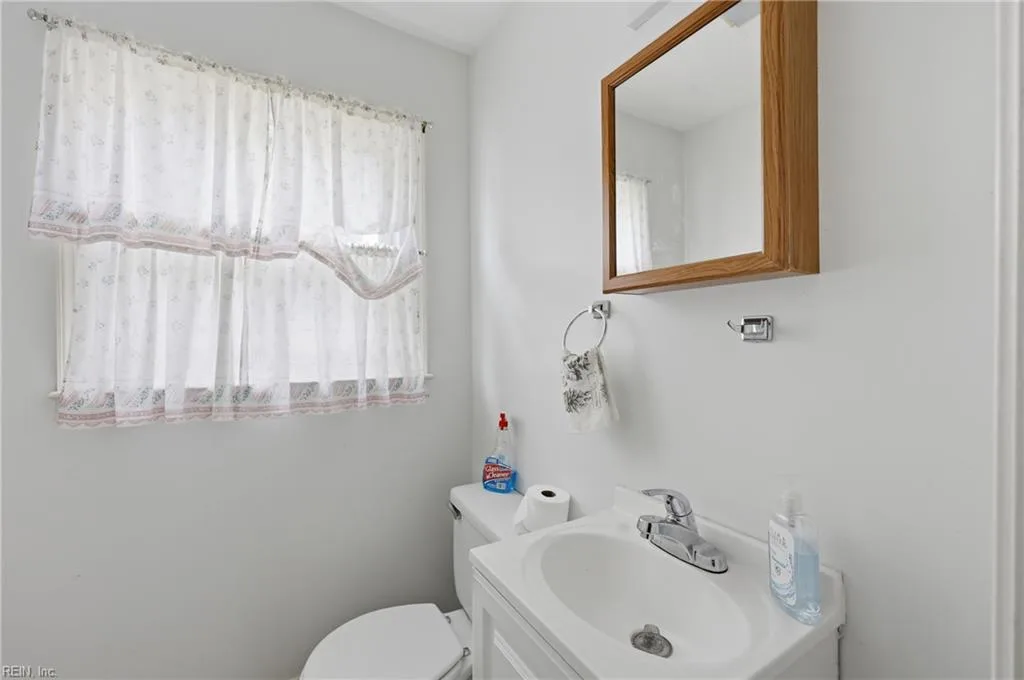 6 Thornrose AVE, HAMPTON VA 23669 thumb 10