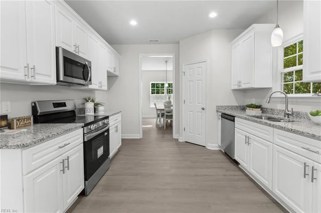 121 Parkway DR #B, NEWPORTNEWS VA 23606 thumb 11