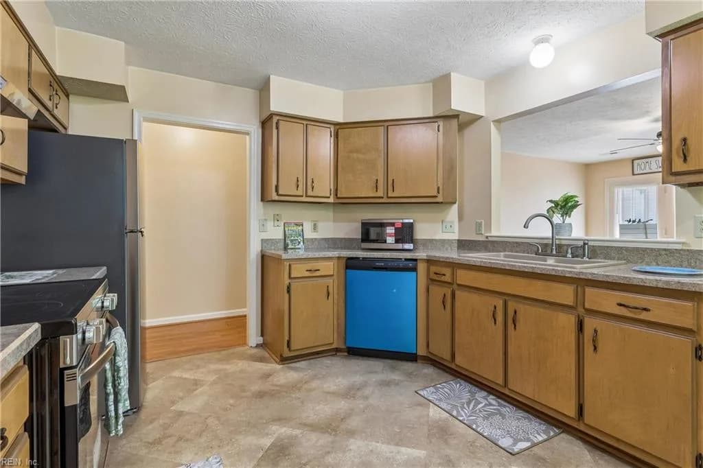 2 Stella June LN, HAMPTON VA 23666 thumb 12