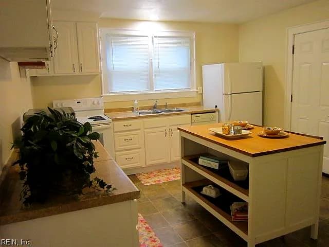 1111 Elk AVE, NORFOLK VA 23518 - Photo 4