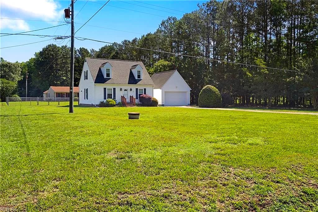 5279 Hickory Fork RD, GLOUCESTER VA 23061 - Main photo
