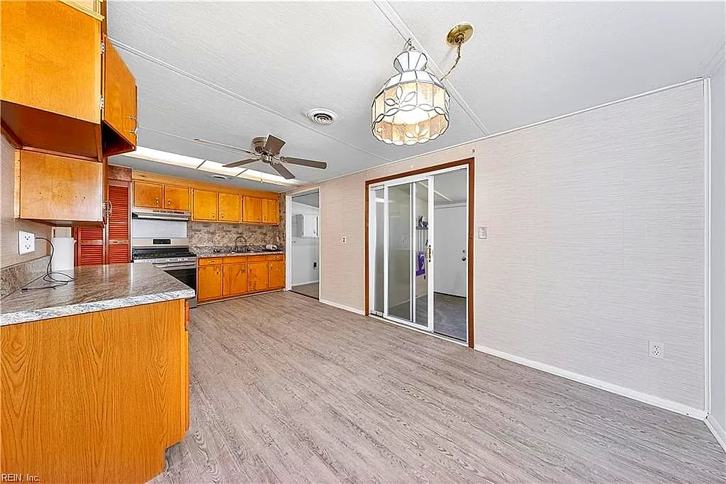 1930 Demetro DR, HAMPTON VA 23663 thumb 11