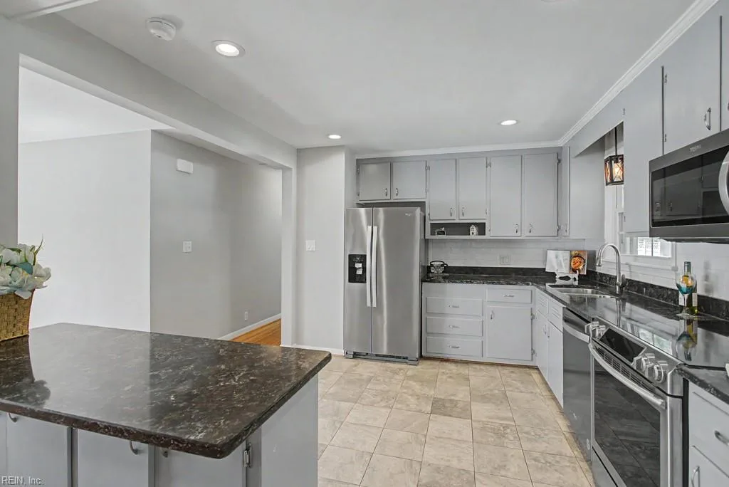 106 Crandol DR, YORKTOWN VA 23693 thumb 12