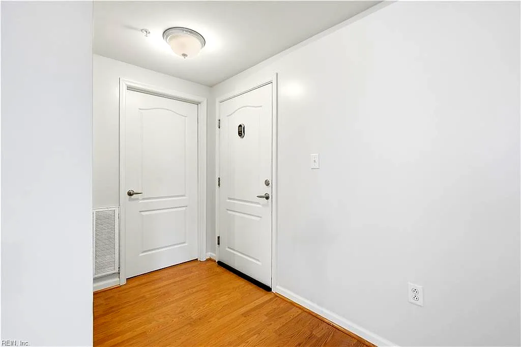 249 W Freemason ST #206, NORFOLK VA 23510 - Photo 3