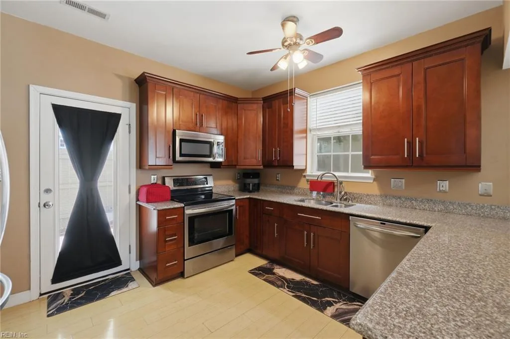 1519 Tallwood CIR, CHESAPEAKE VA 23320 thumb 8