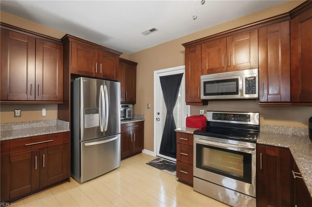 1519 Tallwood CIR, CHESAPEAKE VA 23320 thumb 9