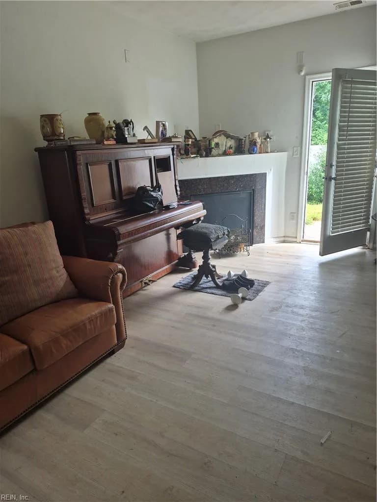 22 Frazier CT, HAMPTON VA 23666 thumb 12