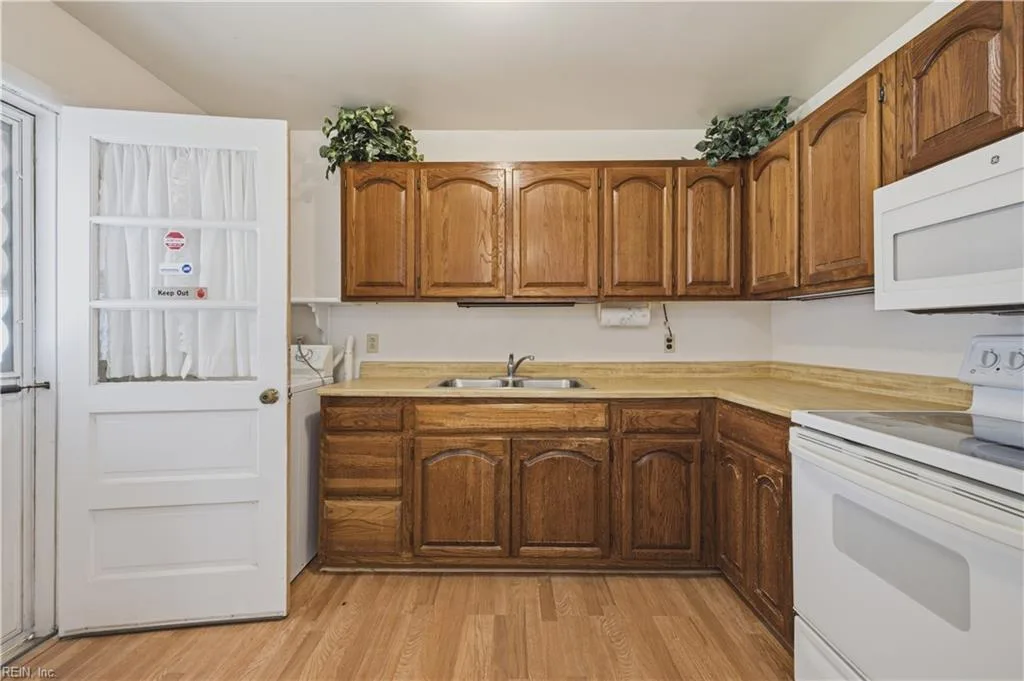 3020 Elbyrne DR, CHESAPEAKE VA 23325 thumb 11