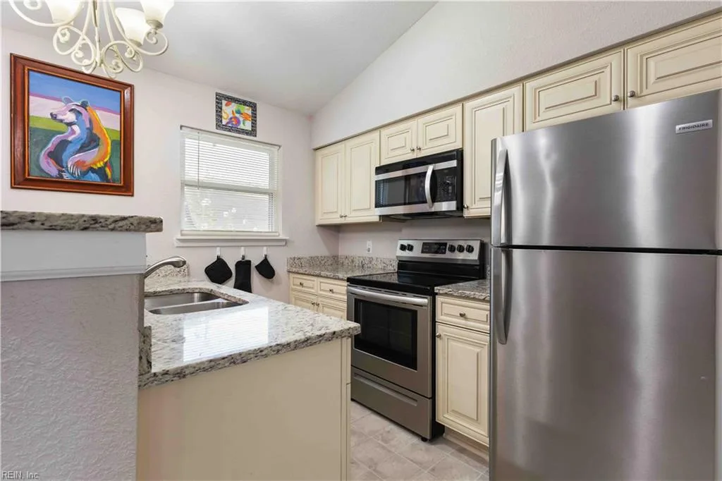 3806 Sugar Creek CIR, PORTSMOUTH VA 23703 thumb 12