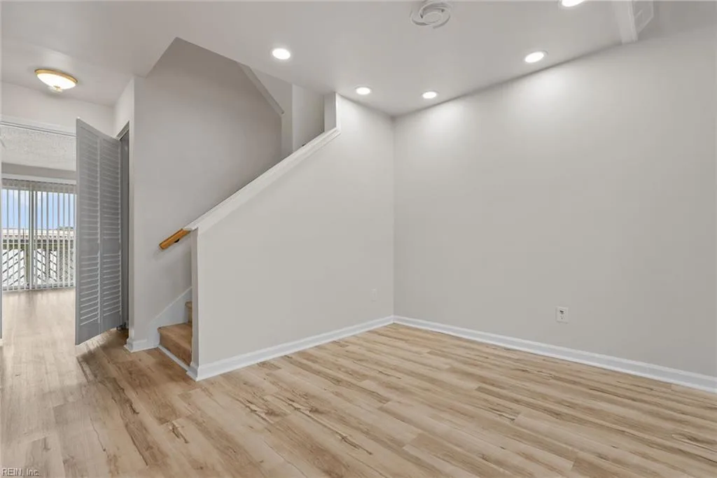 837 Little Bay AVE #3, NORFOLK VA 23503 thumb 12