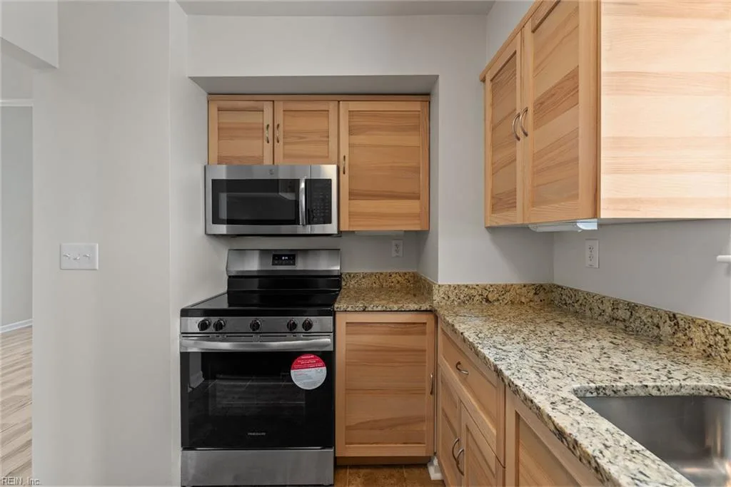 837 Little Bay AVE #3, NORFOLK VA 23503 thumb 6