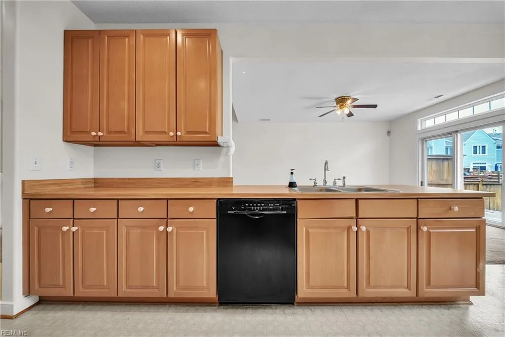 1039 Porte Harbour ARCH, HAMPTON VA 23664 thumb 12