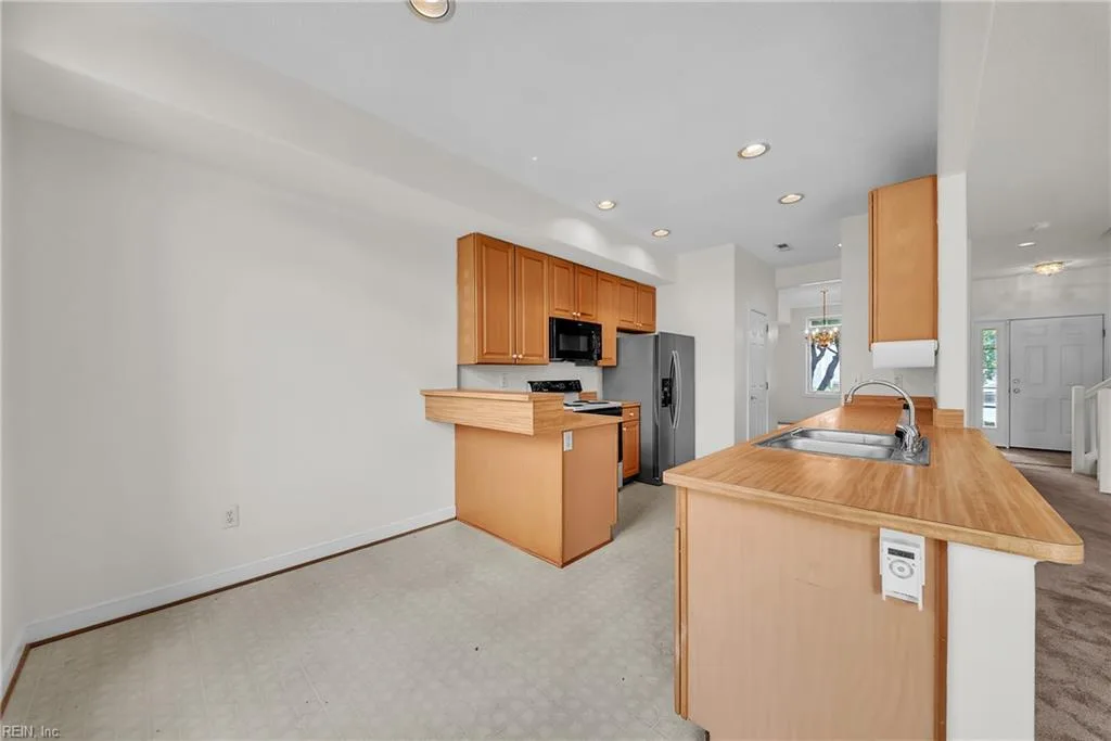 1039 Porte Harbour ARCH, HAMPTON VA 23664 thumb 7