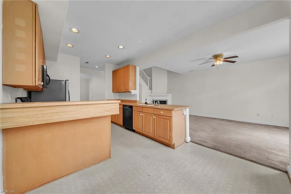 1039 Porte Harbour ARCH, HAMPTON VA 23664 thumb 9