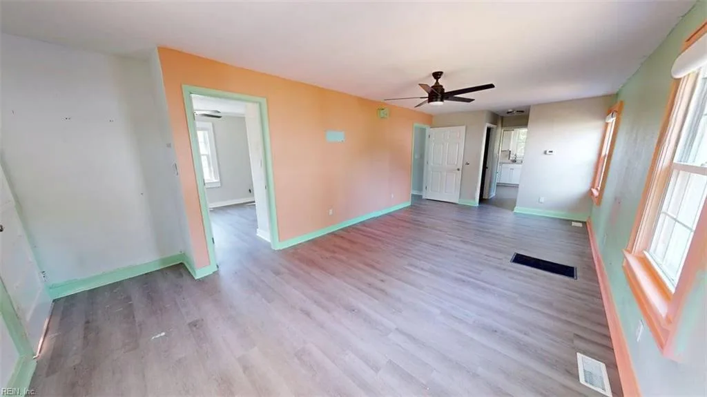 307 Elizabeth ST, SUFFOLK VA 23434 - Photo 4
