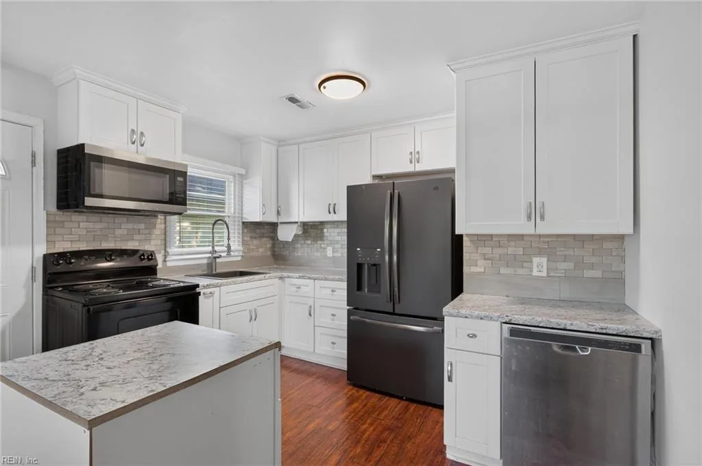 120 Downes ST, HAMPTON VA 23663 thumb 11