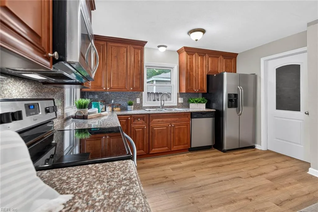 428 Draper DR, NORFOLK VA 23505 thumb 6
