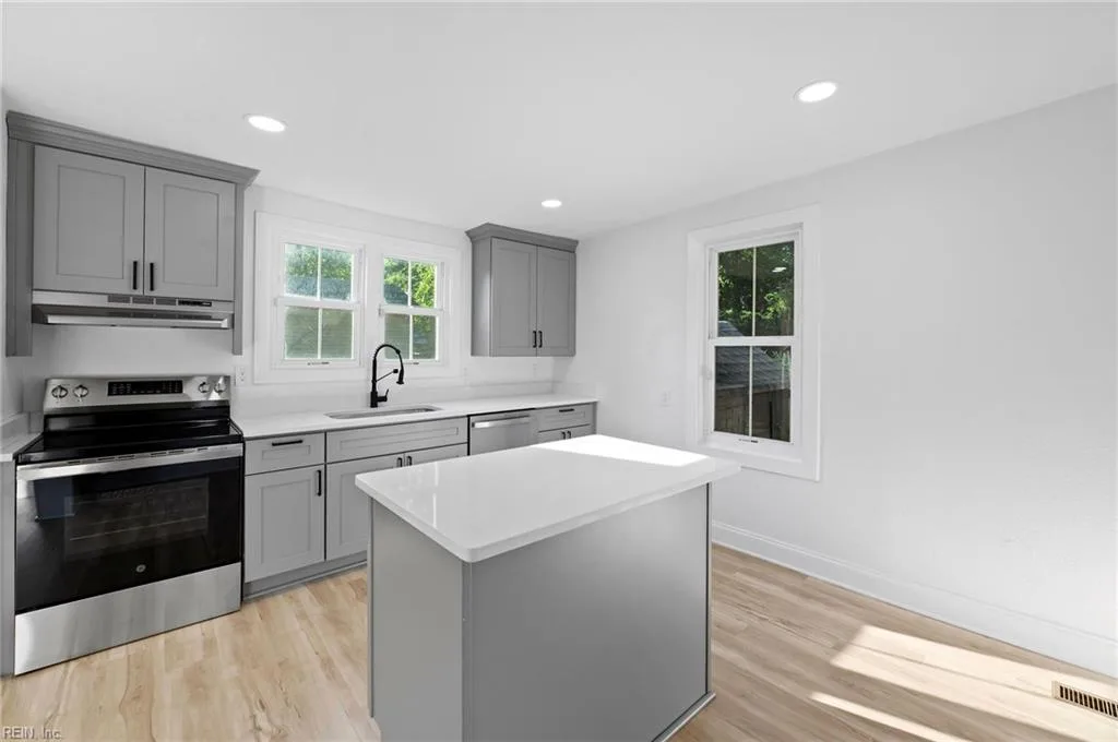 1502 Colon AVE, NORFOLK VA 23523 thumb 8