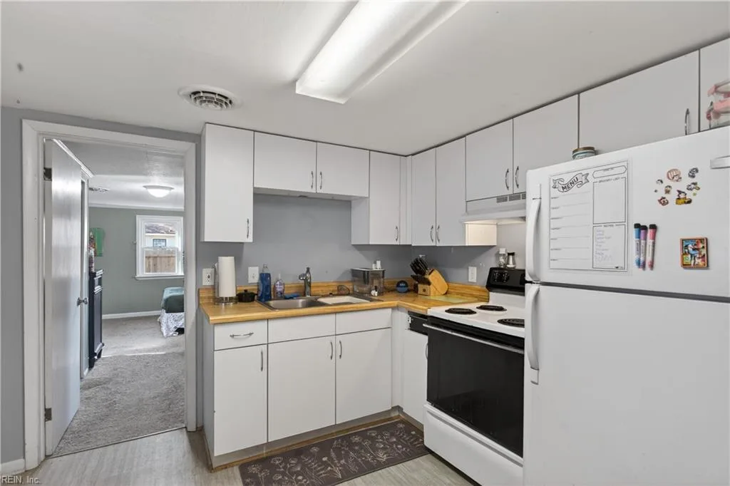 2041 Lockard AVE, CHESAPEAKE VA 23320 thumb 11