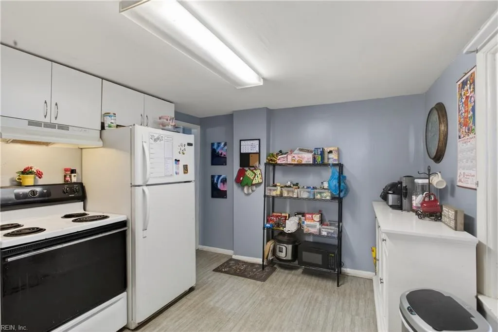 2041 Lockard AVE, CHESAPEAKE VA 23320 thumb 9