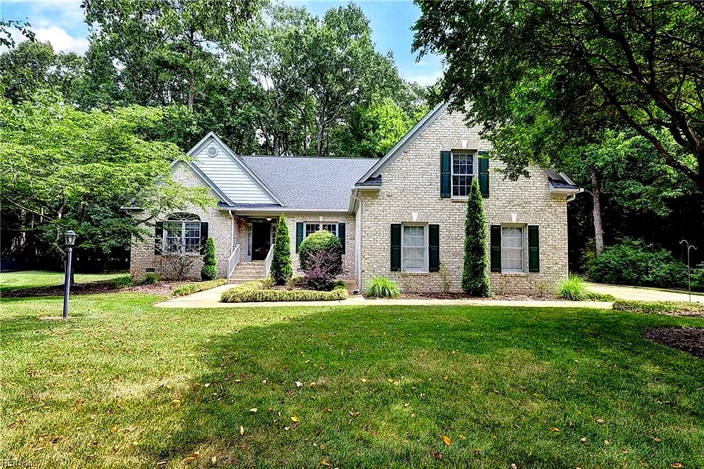 121 Tern CT, YORKTOWN VA 23692 - Main photo