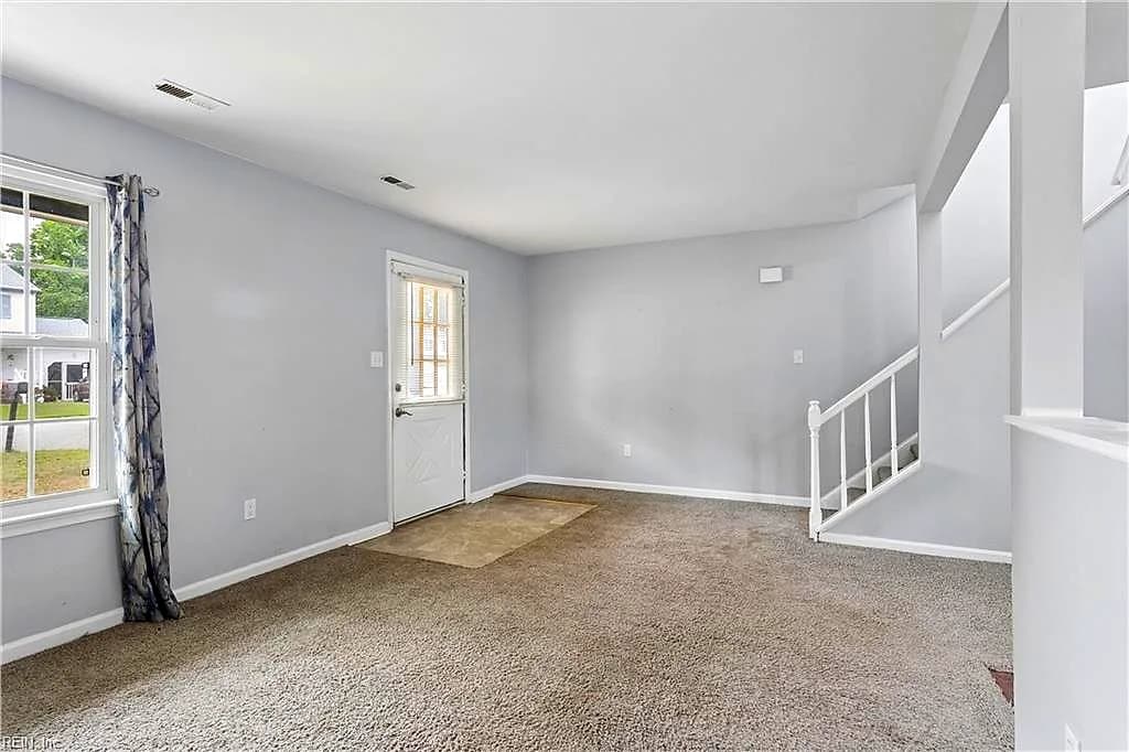 453 Wyn DR, NEWPORT NEWS VA 23608 - Photo 3