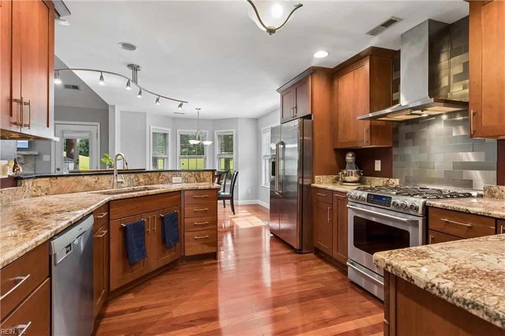 119 E Wedgwood DR, YORKTOWN VA 23693 thumb 11