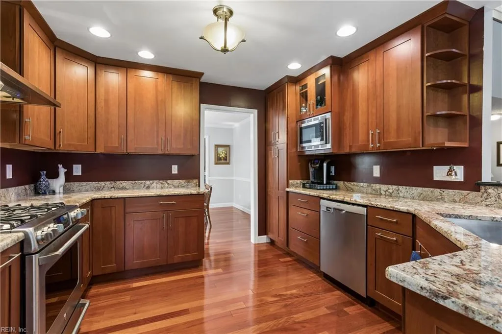 119 E Wedgwood DR, YORKTOWN VA 23693 thumb 12