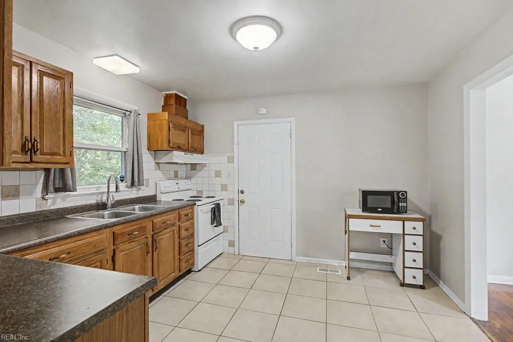 608 Cromer CT, HAMPTON VA 23661 thumb 12