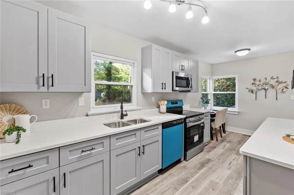 1555 Crane AVE, NORFOLK VA 23518 thumb 8