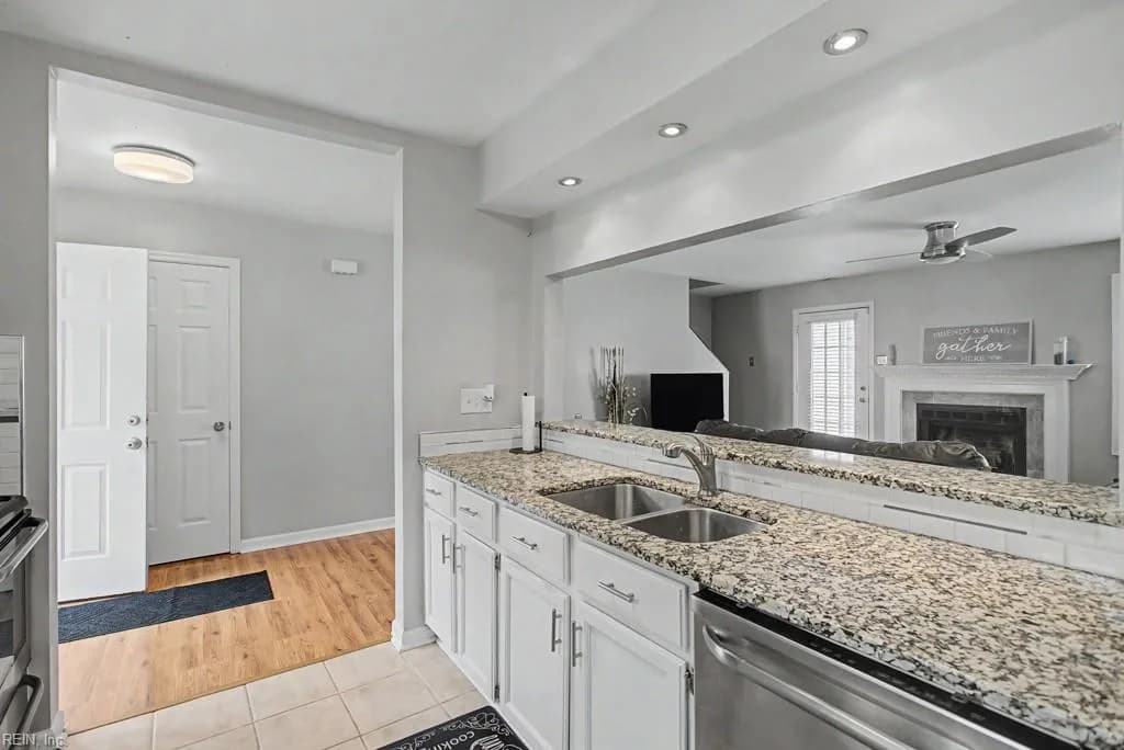 94 Madison CHSE, HAMPTON VA 23666 thumb 7