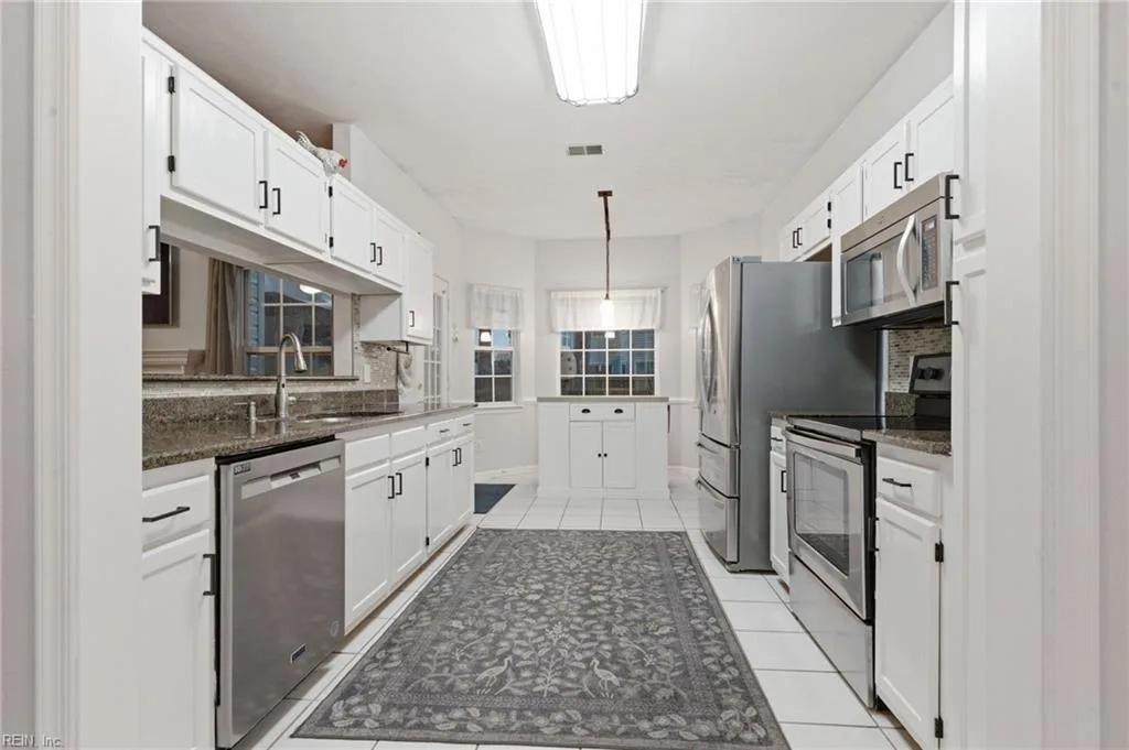 527 Windward DR, CHESAPEAKE VA 23320 thumb 10