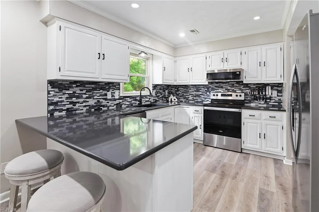 3 Kenilworth DR, HAMPTON VA 23666 thumb 10