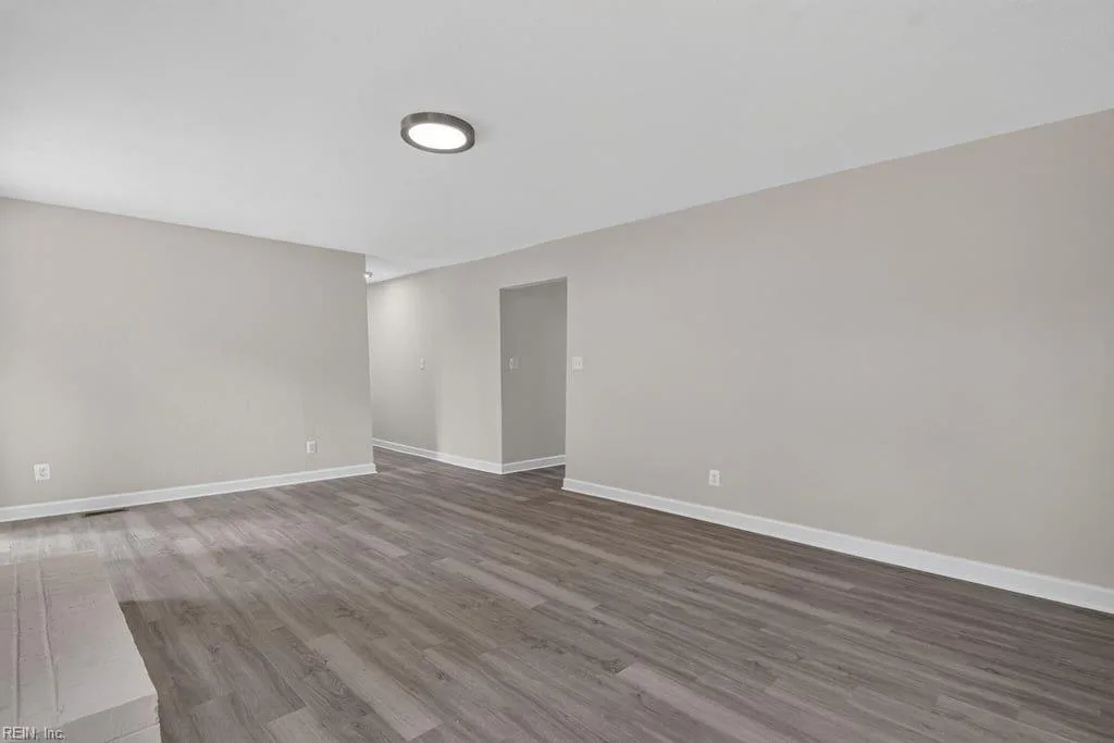 112 W Rexford DR, NEWPORTNEWS VA 23608 thumb 12
