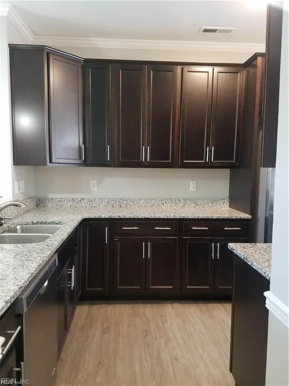 821 Lake CIR S, CHESAPEAKE VA 23322 thumb 8