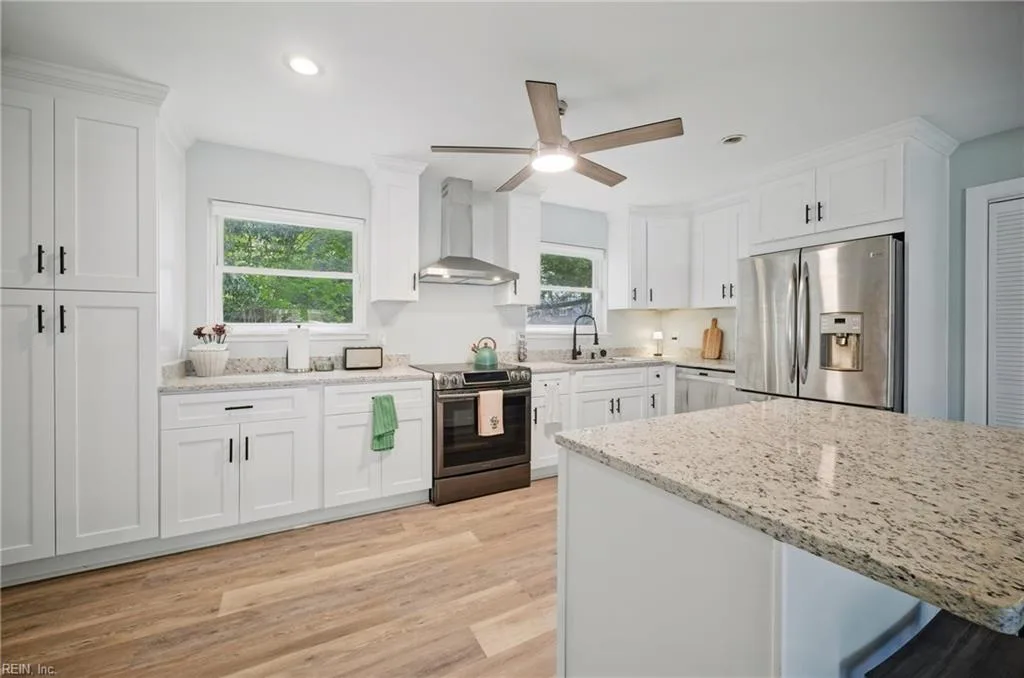 220 Manchester DR, HAMPTON VA 23666 thumb 12