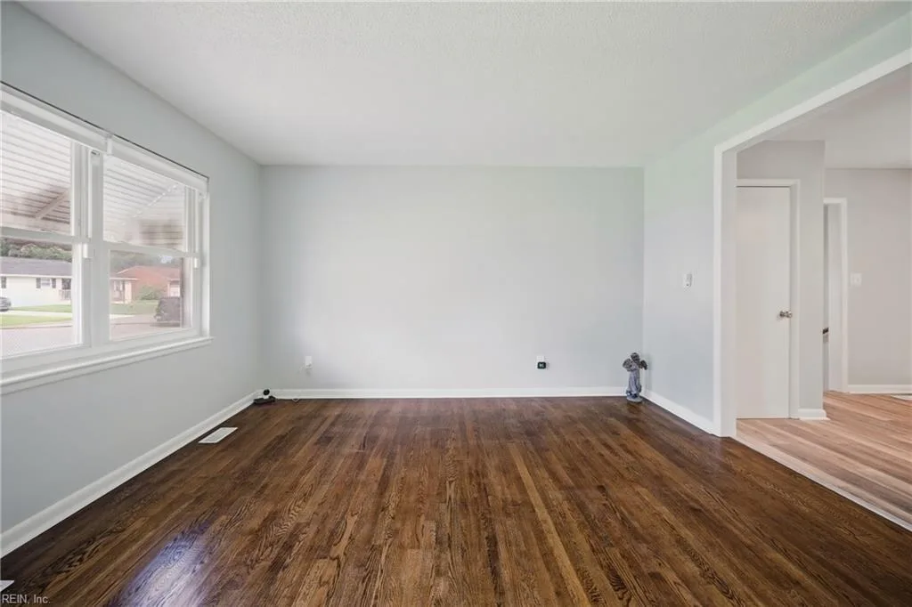 220 Manchester DR, HAMPTON VA 23666 thumb 10