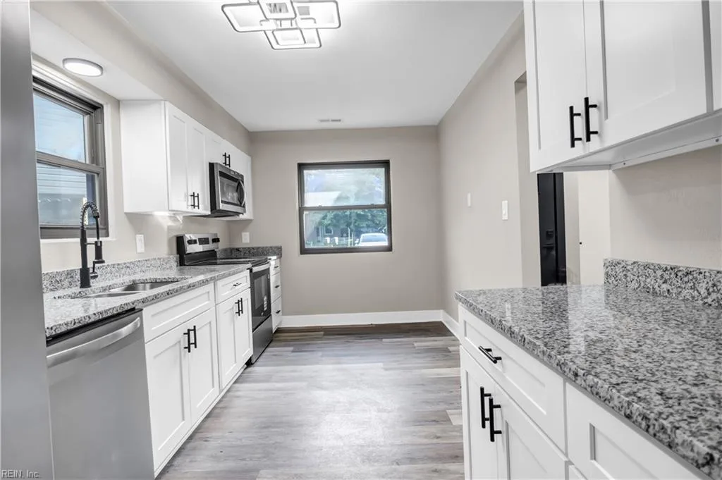 8 Glouchester CIR, CHESAPEAKE VA 23320 thumb 10