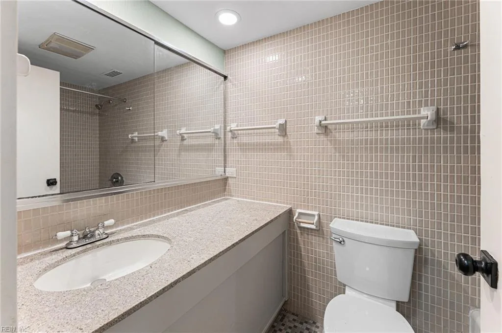 7320 Glenroie AVE #2G, NORFOLK VA 23505 thumb 12