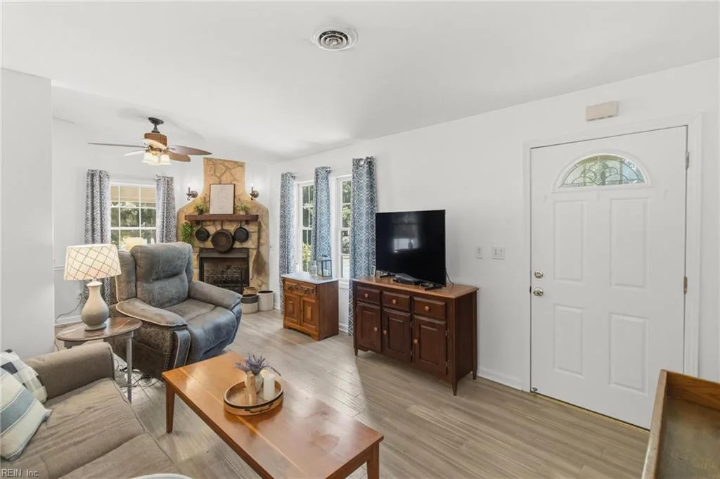 401 Sanders Landing RD, NORTH VA 23128 thumb 7