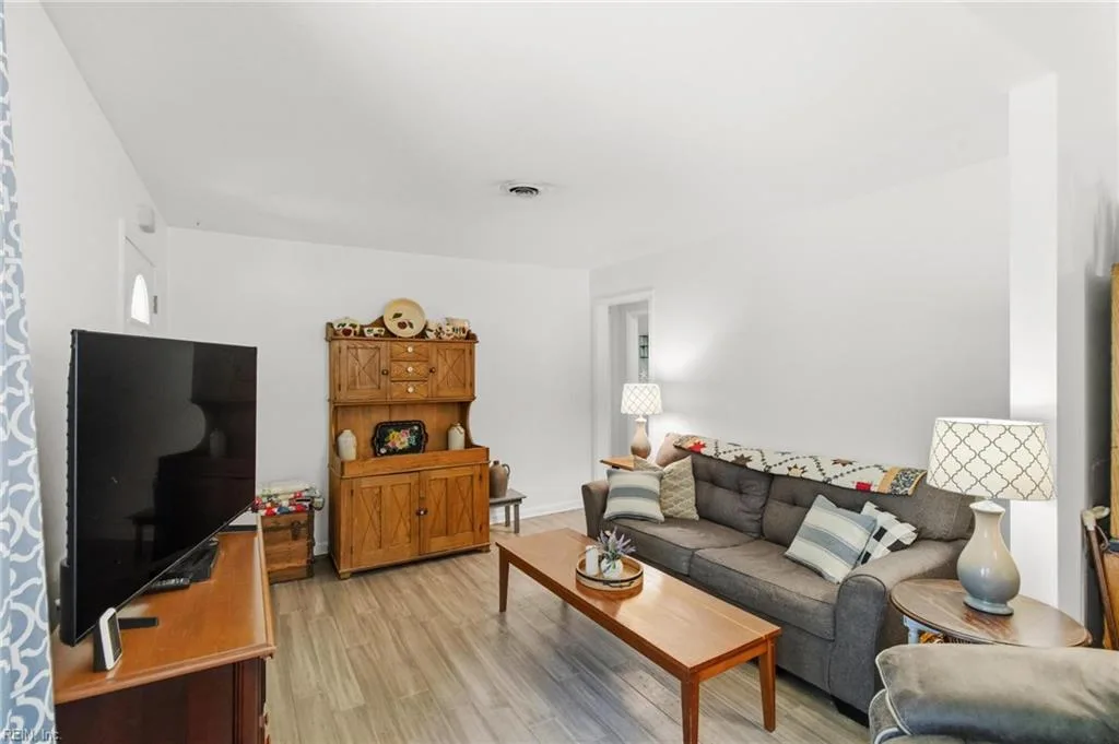 401 Sanders Landing RD, NORTH VA 23128 thumb 8