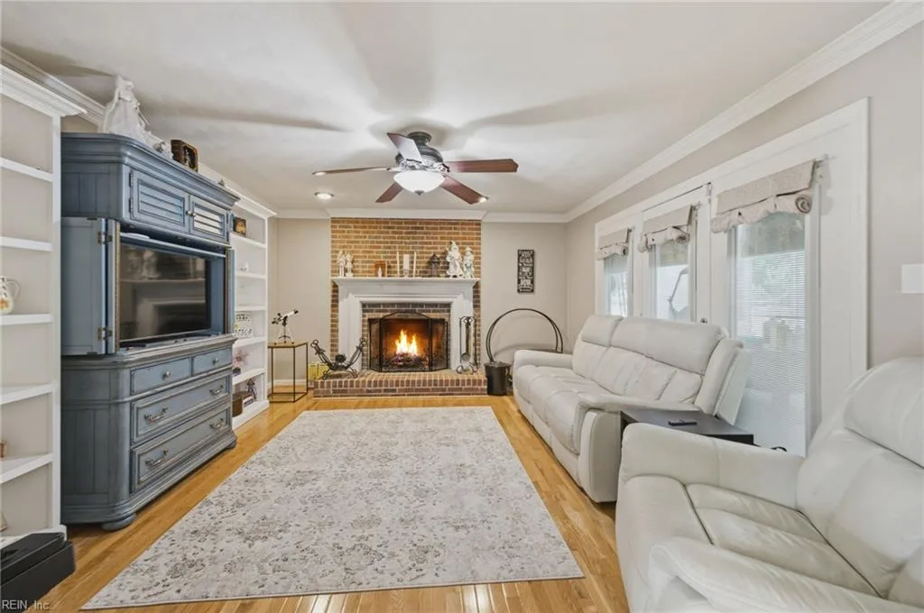 1 N Point DR, PORTSMOUTH VA 23703 thumb 9